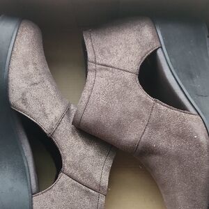 Platform Mary Jane Shoes in Chocolate Suede